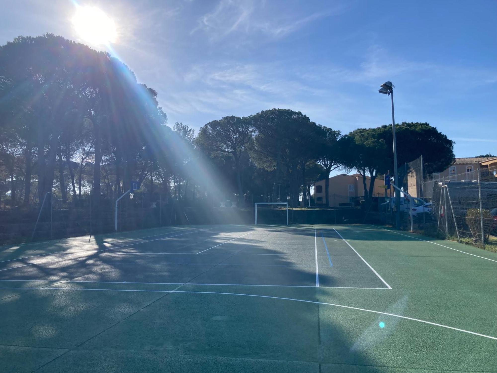 Charmant 2 Pieces Au Coeur Des Golfs De Saint Raphael 외부 사진